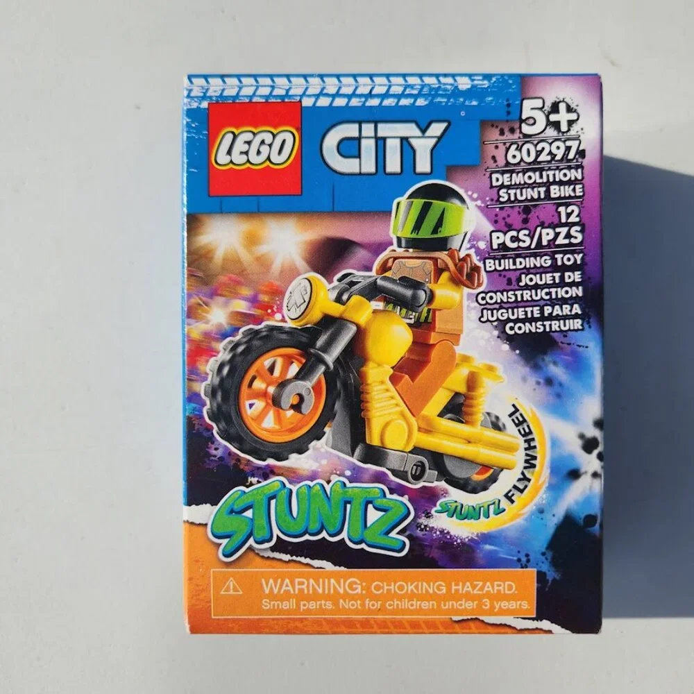 NEW LEGO City Stuntz Fly wheel Motorcycle Minifigure CHRISTMAS STOCKING Stuffer